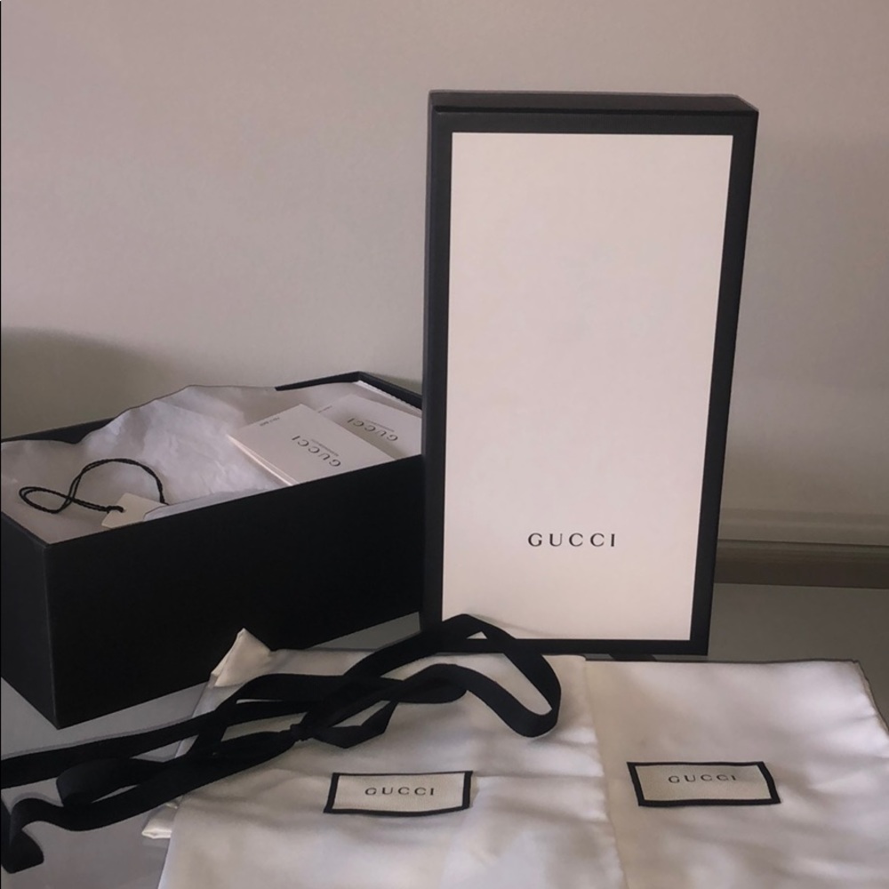 Gucci shoe box with shoe covers